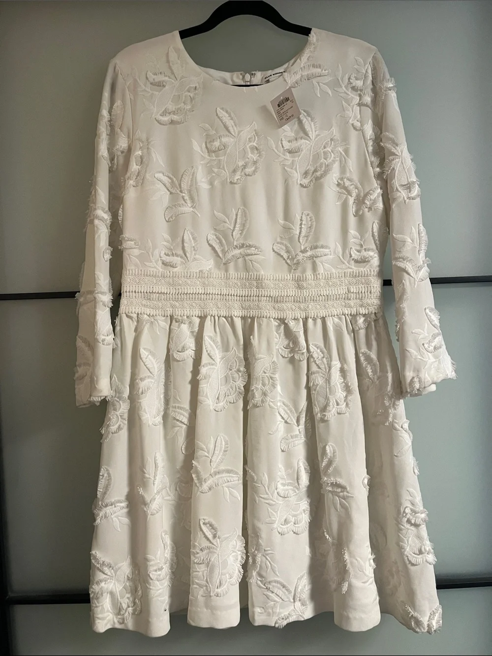 club monaco embroidered dress Women Size 6 Club Monaco Navy Embroidered Dress